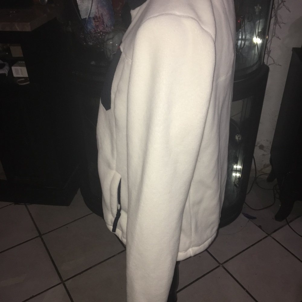 Sweater - Picture 4 of 4